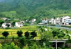如何治理村霸问题